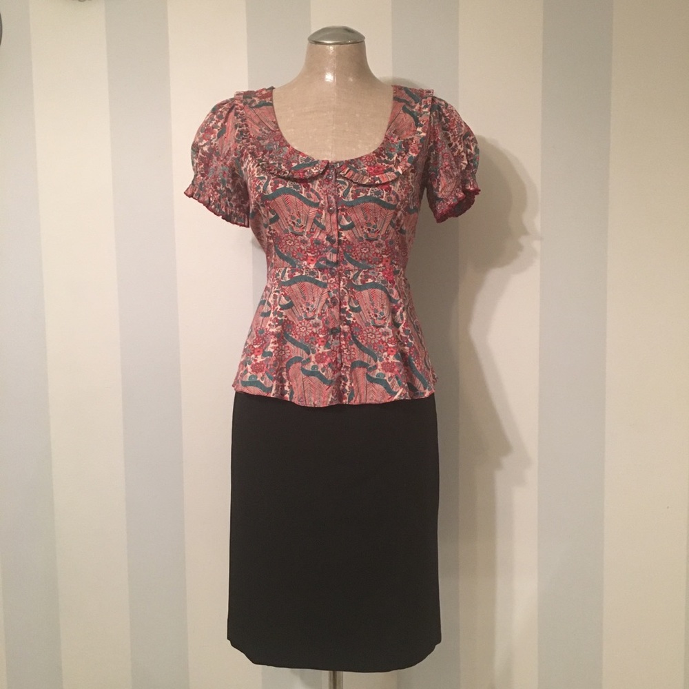 Peplum Top w/ Pleated Collar & Puffy Sleeves - Picture 2 of 8